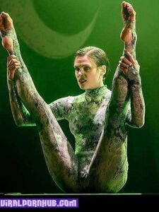 Sextape et photos nues de Nina Burri divulgués