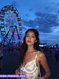 Cindy Kimberly Sexy Nuda Trapelata