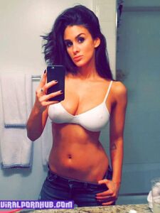 Photos nues de Brittany Furlan divulguées
