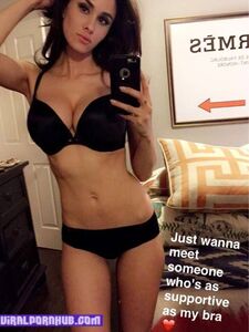 Photos nues de Brittany Furlan divulguées
