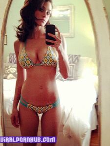 Photos nues de Brittany Furlan divulguées