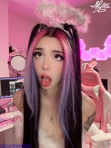 Alyri 最新的 Onlyfans 高级泄露