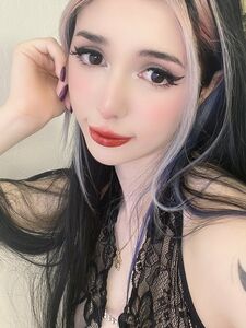Alyri 最新的 Onlyfans 高级泄露