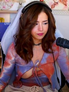Pokimane Nue Fuite de téton en direct