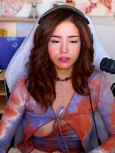Pokimane Nue Fuite de téton en direct