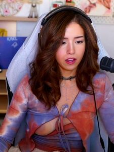 Pokimane Nue Fuite de téton en direct