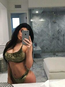 Kylie Jenner Durchsichtiger Lingerie Nip Slip Set Leaked