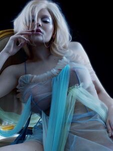 Kylie Jenner Durchsichtiger Lingerie Nip Slip Set Leaked