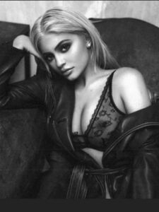 Kylie Jenner Durchsichtiger Lingerie Nip Slip Set Leaked