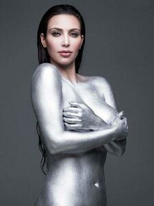 Kim Kardashian Nude Body Paint Outtakes Set Leaked