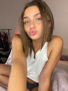 Jane Davis wants you to fuck her sweet pussy