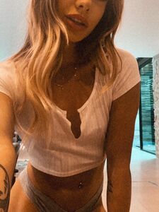 Naomiswann Onlyfans 最新的高级泄露