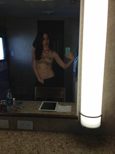Fuites nues de l'actrice Alison Brie