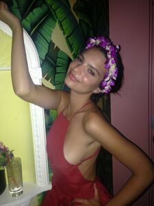 Fuites Nues de la Super Modèle Emily Ratajkowski