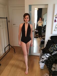 Super sexy nues d'Emma Watson fuitées sur Internet