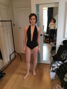 Super sexy nues d'Emma Watson fuitées sur Internet
