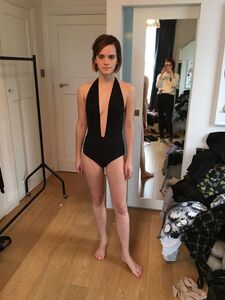Super sexy nues d'Emma Watson fuitées sur Internet