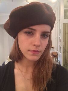 Super sexy nues d'Emma Watson fuitées sur Internet