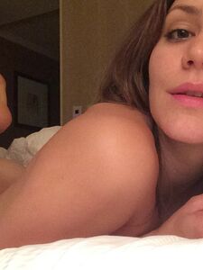 Super Hot Actress Katharine McPhee Private Nudes Leaked