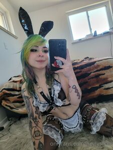 heyLyssten 法国女仆假阳物 OnlyFans 套件泄露