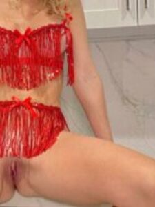 Vicky Stark Häkeldresses Anprobe Onlyfans Album