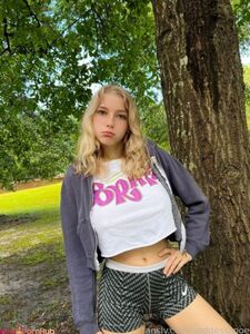 Zooe.moore alias Goddesszooe Nues seins et chatte Onlyfans fuites photos