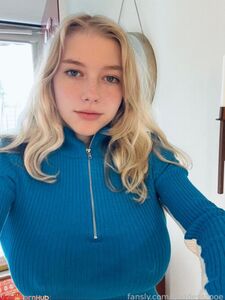 Zooe.moore alias Goddesszooe Nues seins et chatte Onlyfans fuites photos