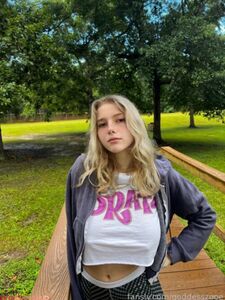 Zooe.moore alias Goddesszooe Nues seins et chatte Onlyfans fuites photos