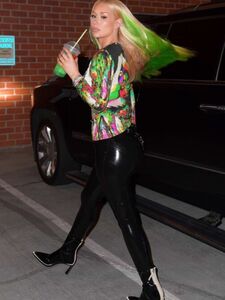 Iggy Azalea Nue Seins Découverts Montrant Ses Mamelons Derniers Fuites Onlyfans Album