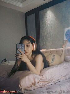 Hitomi Songyuxin Aka Syx_hitomi Poitrine nue et gros fessier Photos leaks Onlyfans