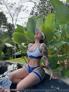 Hitomi Songyuxin Aka Syx_hitomi Çıplak Göğüsler ve Büyük Popo Onlyfans Sızıntı Fotoğrafları