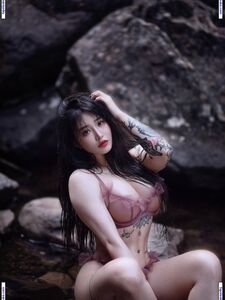 Hitomi Songyuxin Aka Syx_hitomi Poitrine nue et gros fessier Photos leaks Onlyfans