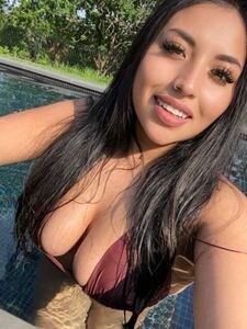 Cristina.lucero alias cristinadogtrainerrr – Nacktbilder von Brüsten und Vagina (OnlyFans-Leaks)