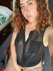 Rionawhelan ヌードの胸とお尻のリーク Onlyfans アルバム