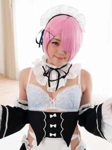 AyaKomatsu - Sozinha em um quarto com uma empregada de cosplay - Cospuri 0304