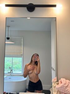 Natalie Roush Chuveiro Nu Seios E Bumbum Provocando Fotos Vazadas Do Onlyfans Pagas