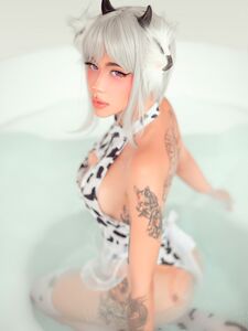 A modelo de cosplay Zackycha vazou fotos do OnlyFans