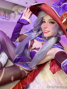 Belle Delphine Mona Cosplay Nude Pussy Rides Dildo Onlyfans Leaks Photos