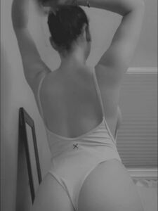 Gali Gool Aka Gali Golan Teaser de seins et de fesses voluptueuses Album Onlyfans Fuit