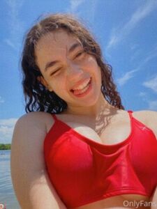 Gali Gool Aka Gali Golan Teaser de seins et de fesses voluptueuses Album Onlyfans Fuit