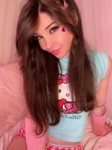 Fughe complete della vagina di Belle Delphine Hello Kitty
