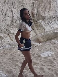 Hari De Lopo | Yoharis De Lopo Public Beach Picss