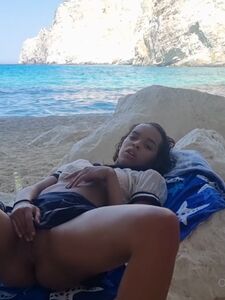 Hari De Lopo | Yoharis De Lopo Public Beach Picss