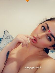 Ms Sethi Onlyfans 巨型裸照合集