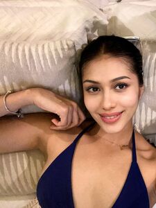 La bella e carina Violetaa Costa mostra il suo gigantesco posteriore in una compilation bollente