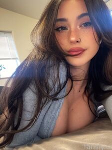 TwitchストリーマーのMushyeeの裸の写真