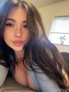 TwitchストリーマーのMushyeeの裸の写真