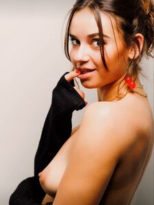 Super cute KillTony comedian Leyla Ingalls go follow and show some love!