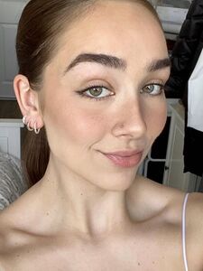 Infermiera franco-canadese Madison