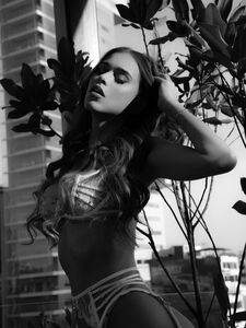 Yanet Garcia looks super sexy in Lingerie